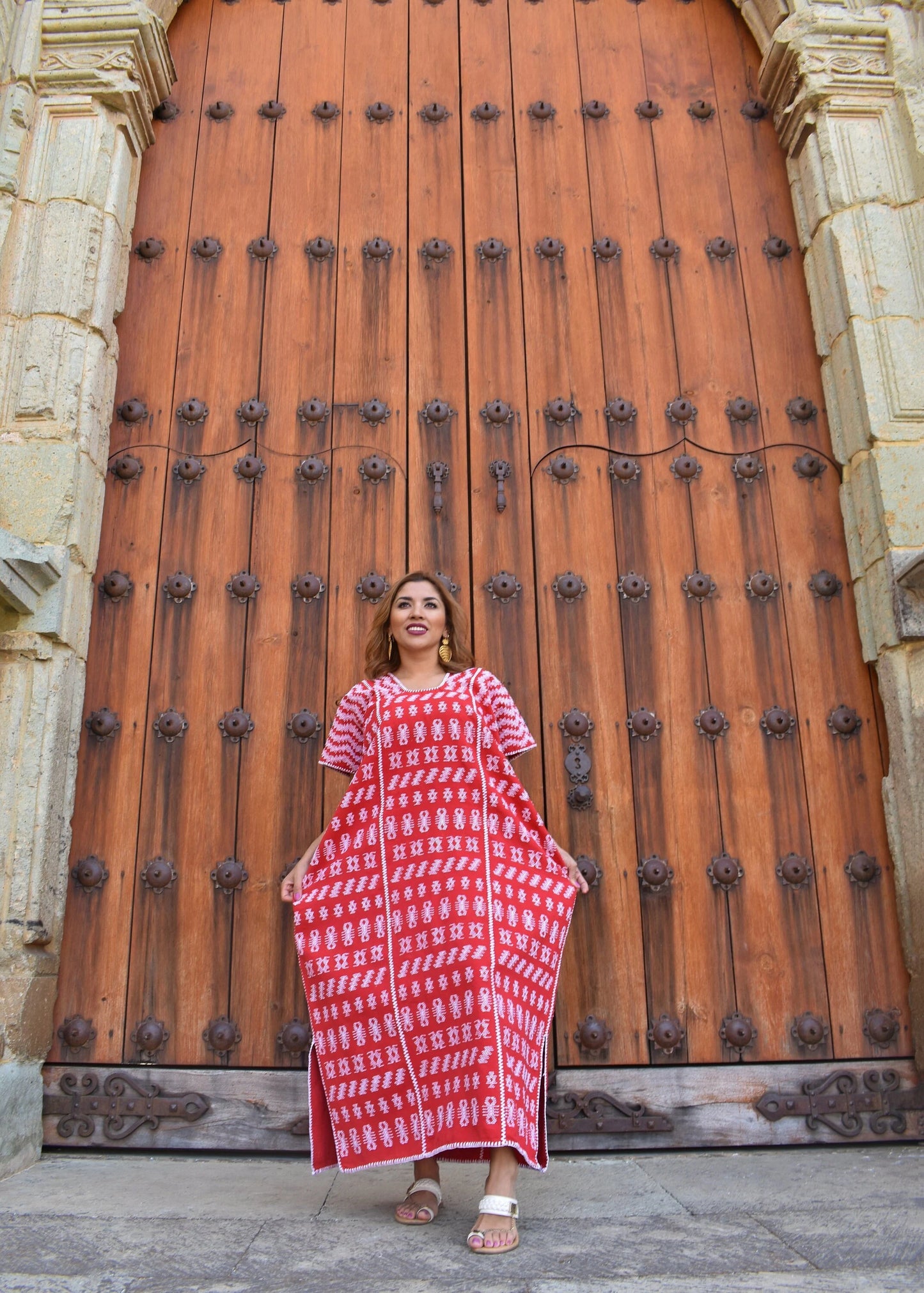 Huipil 3 lienzos Rojo con brocado adelante y atrás blanco-Pieza única y exclusiva
