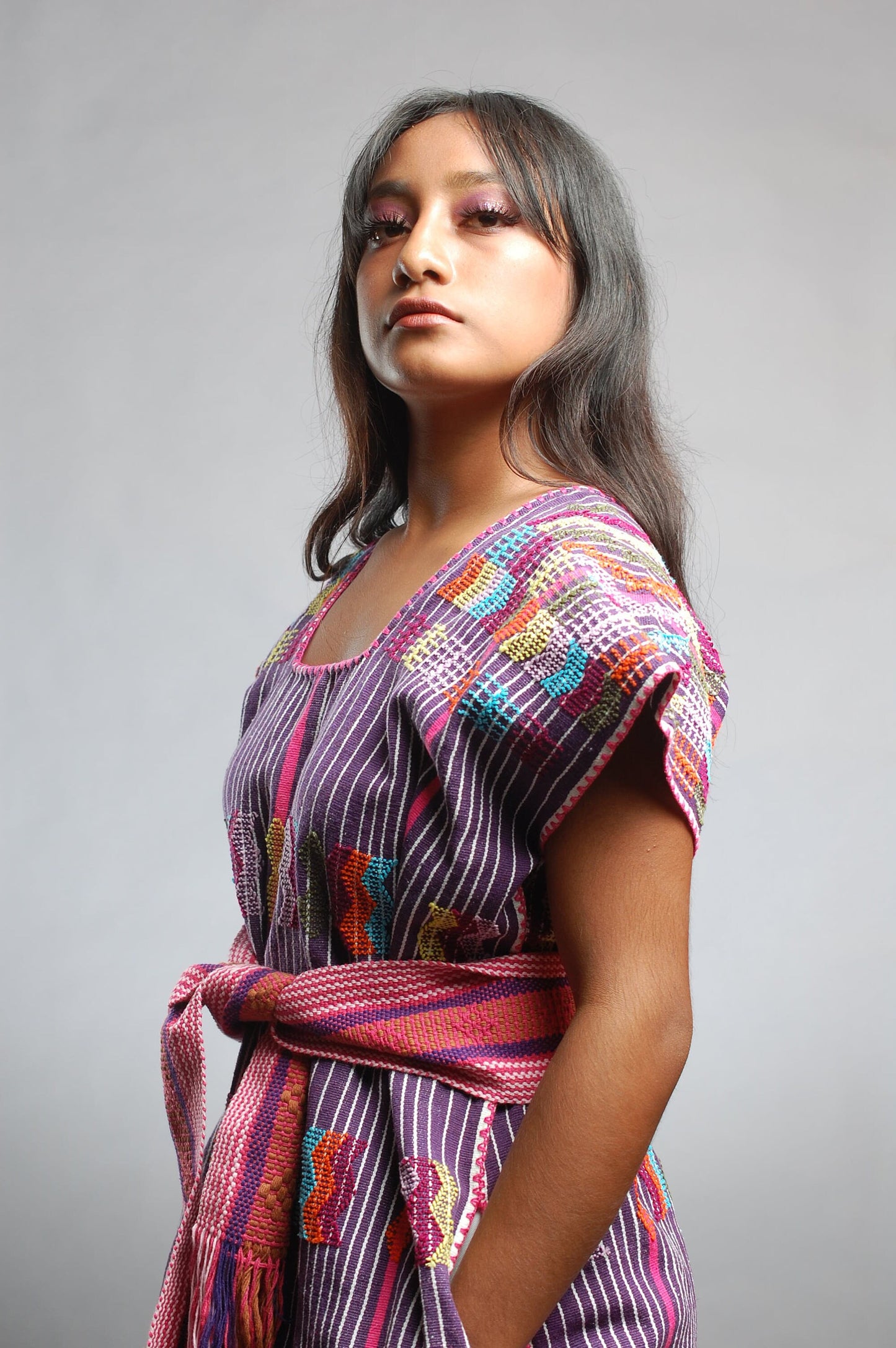 Huipil de Rayas Morado con Rosa Fuerte y Brocado Multicolor