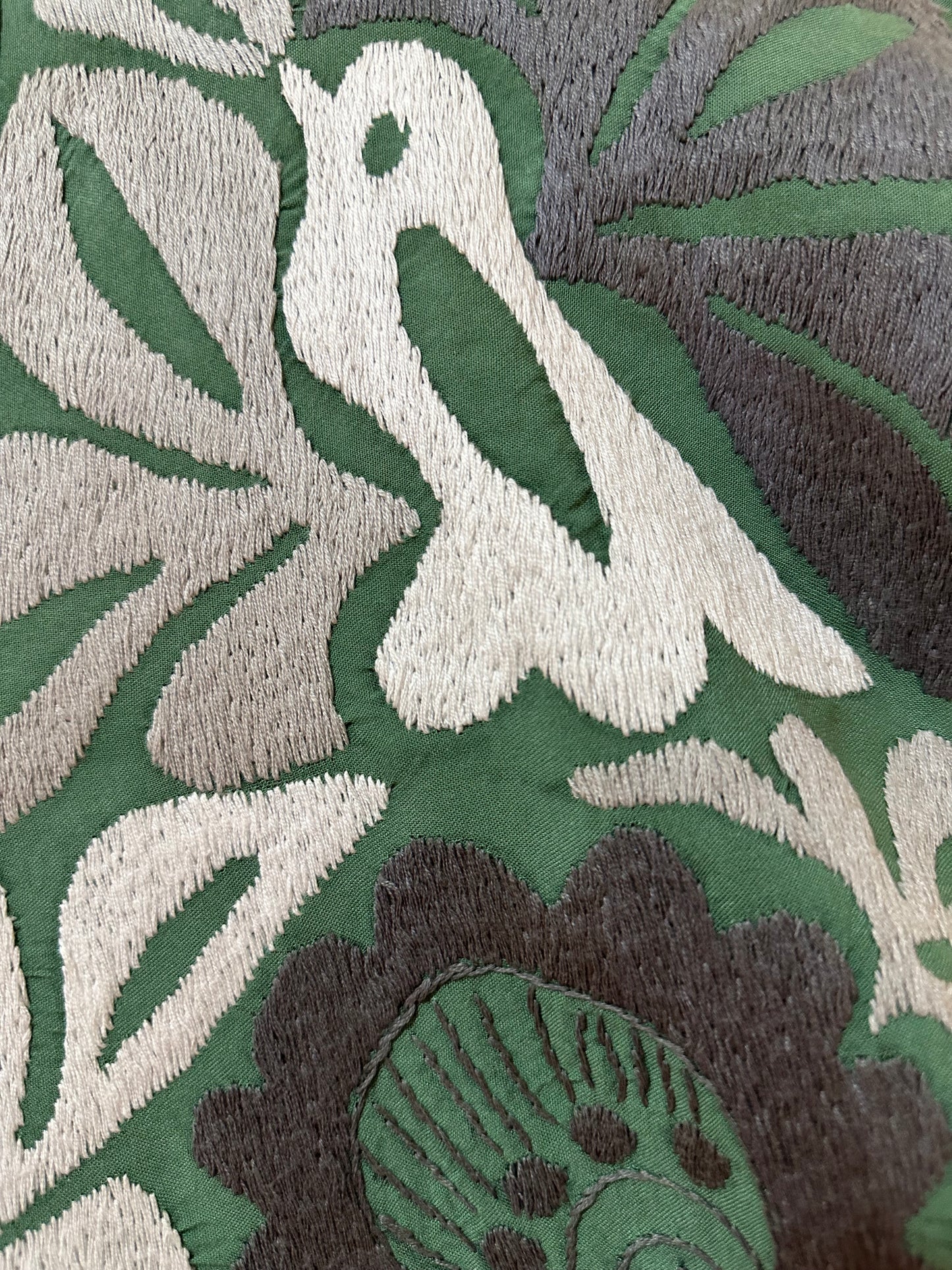 Blusa Huipil de Jalapa de Díaz Bordada a Mano Verde neutro– Arte Textil de Oaxaca