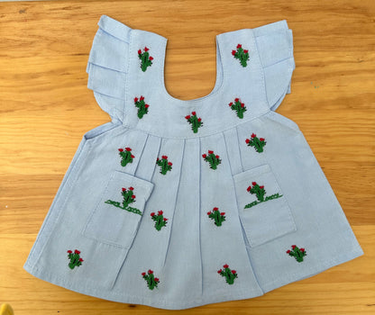 Vestido de Bebé Azul pastel con Bordado de Cactus – Hecho a Mano en Oaxaca – 100% Manta Prelavada
