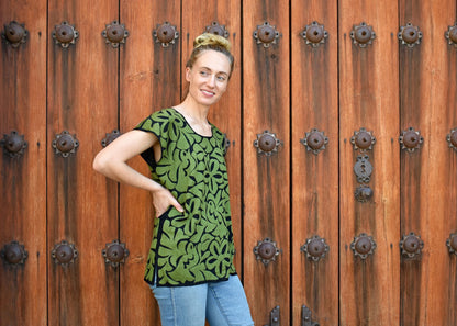 Blusa bordada a mano con aves verde olivo – Estilo bohemio ideal para la playa | Hecha en Jalapa de Díaz, Oaxaca