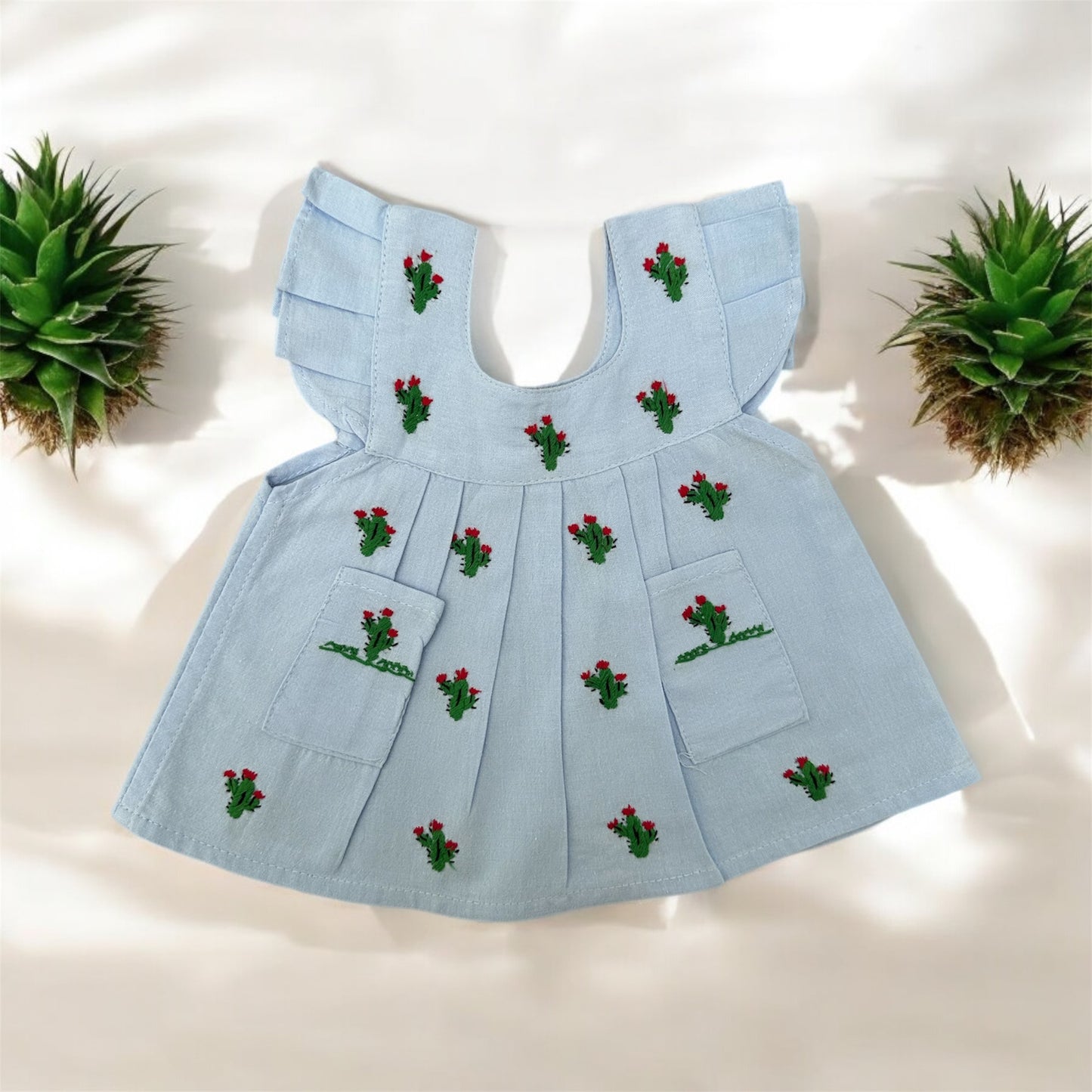Vestido de Bebé Azul pastel con Bordado de Cactus – Hecho a Mano en Oaxaca – 100% Manta Prelavada