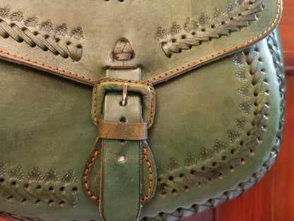 Bolso de Cuero Ovalado