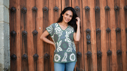 Blusa Huipil de Jalapa de Díaz Bordada a Mano Verde neutro– Arte Textil de Oaxaca