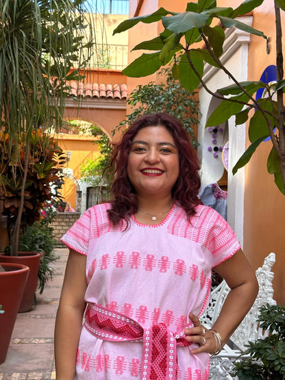 Mini Huipil Rosa Suave Tejido a Mano con Brocado Neón de “Ciempies”