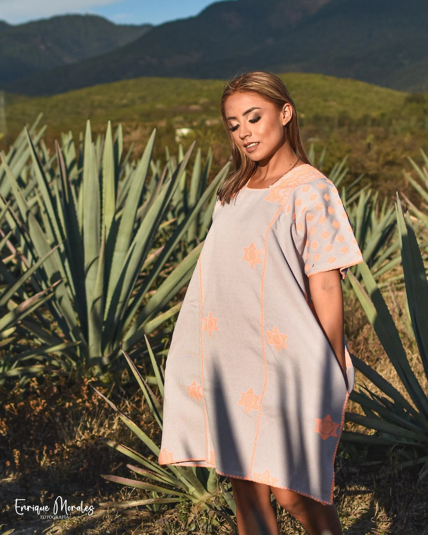 Mini Huipil de 3 Paneles Lila con Brocado Naranja Neón – Artesanía Oaxaqueña Exclusiva