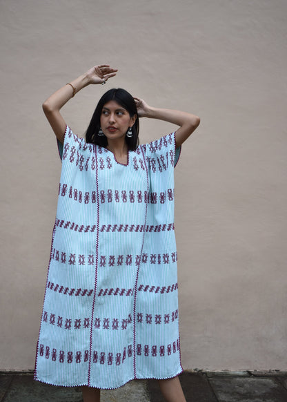 Huipil/Vestido Suelto en Color Aqua con Detalles en Morado