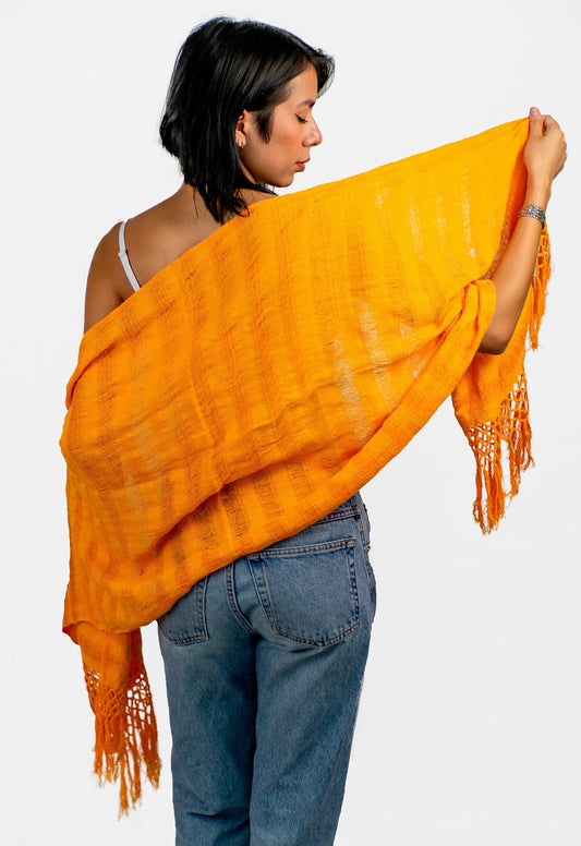 Rebozo Color Naranja Cempasuchil de Oaxaca: Tradición en 100% Algodón"