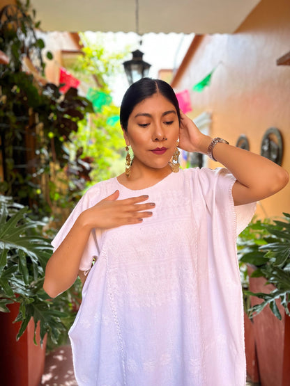 Huipil de 3 Lienzos blanco de San Pedro Amuzgos: Un Tesoro Textil Único